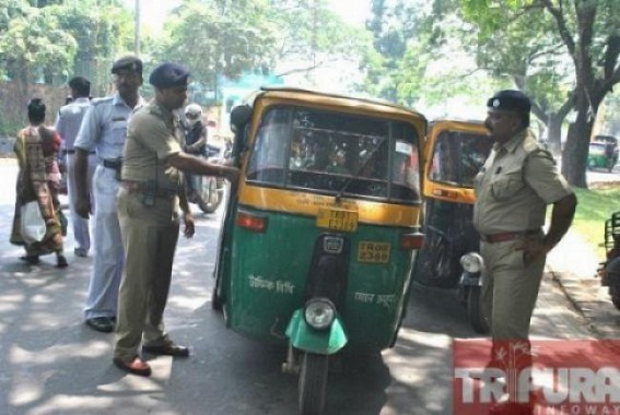 Auto mafia raj: CITU backed auto drivers continue to harass passengers with extra fare, lack of intervention from the authority led to such inconvenience for the passengers 